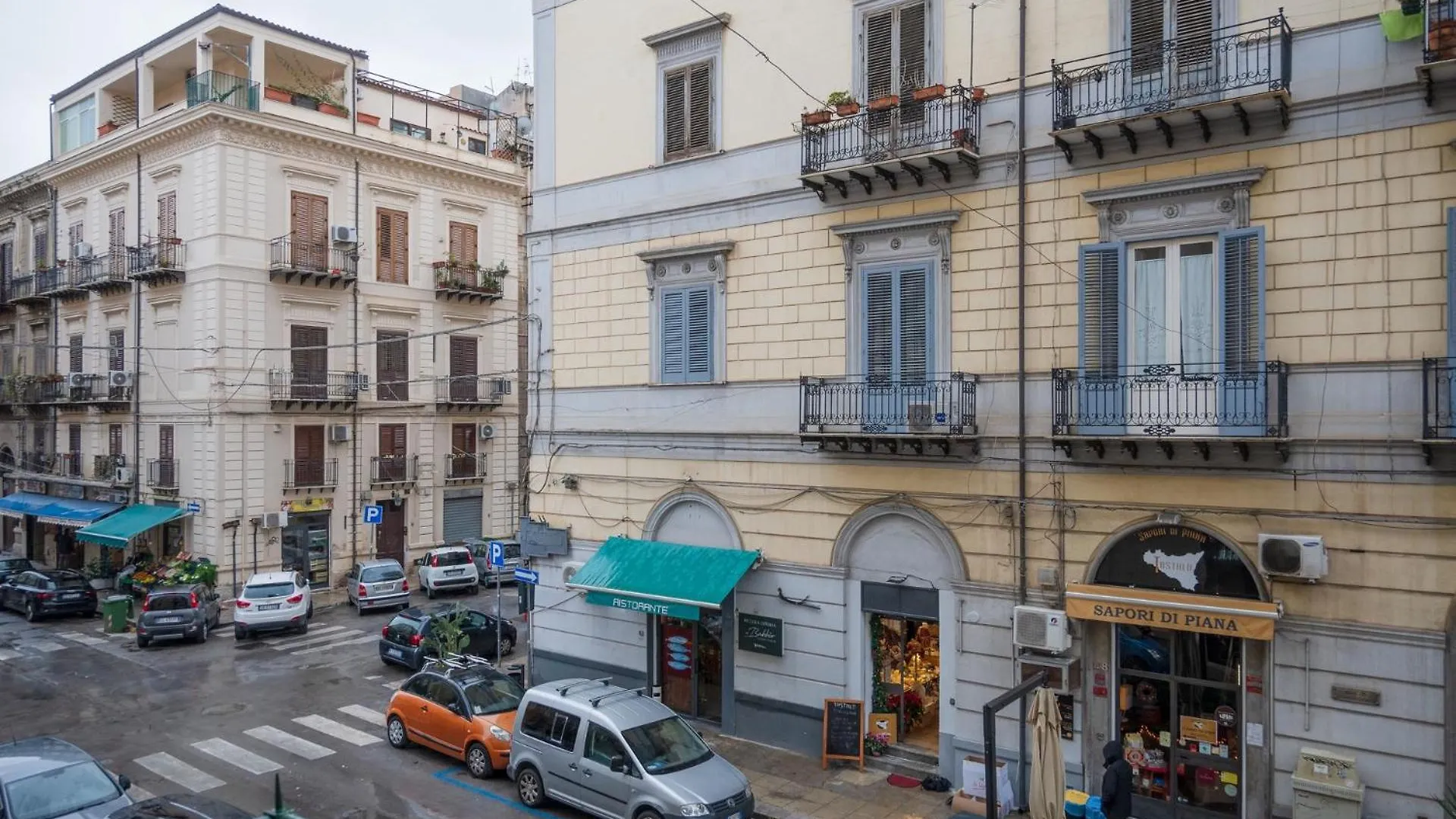 Palazzo Falcone Apartments Palermo 0*,