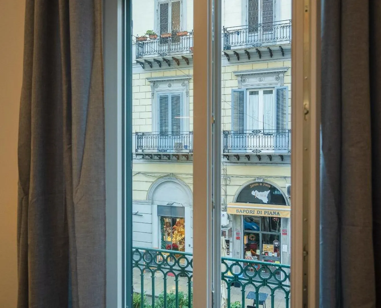 Palazzo Falcone Apartments Palermo 0*,  Italy